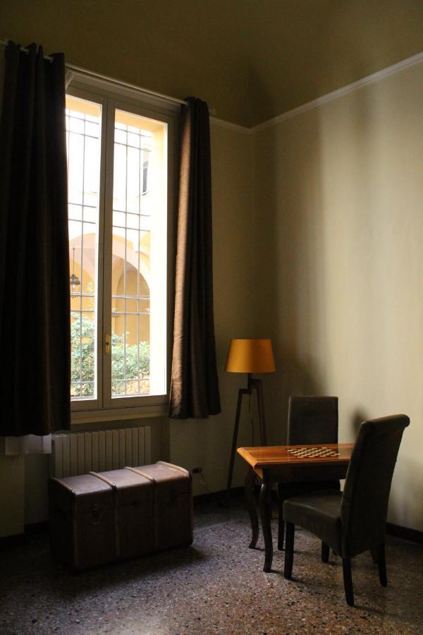 Standard King Room with Shared Bathroom,1033179515:JPEG